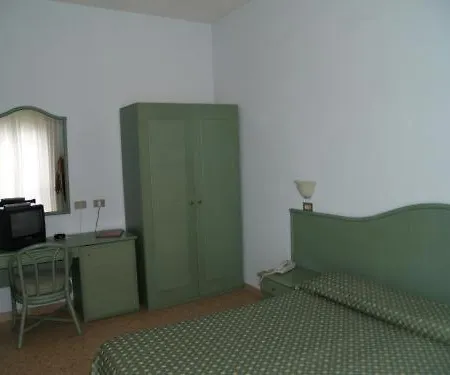 Manzi Hotel 3*
