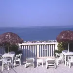Manzi Hotel