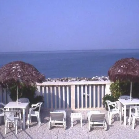 Manzi Hotel