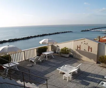 Manzi Hotel 3*