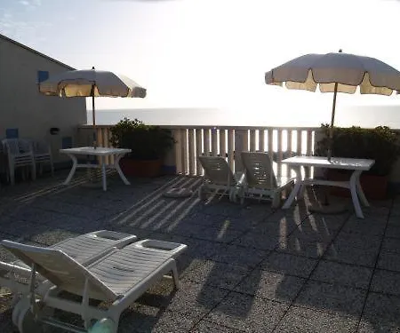 Manzi Hotel 3*